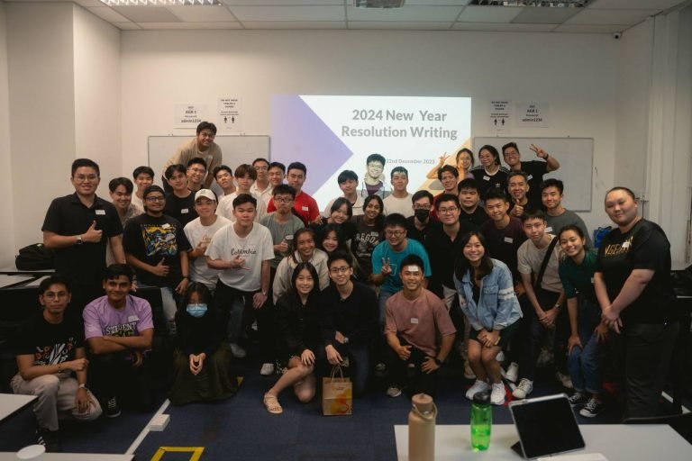Community 2024 New Year Resolution Writing